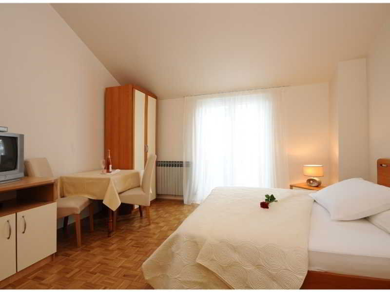 Sukošan Rooms & Restaurant Matanovi Dvori מראה חיצוני תמונה