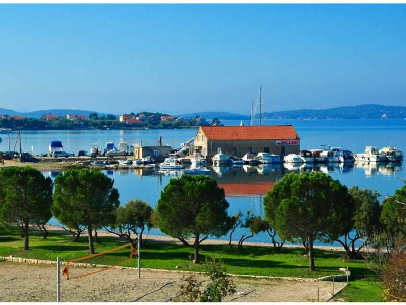 Sukošan Rooms & Restaurant Matanovi Dvori מראה חיצוני תמונה